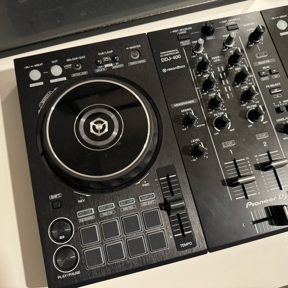 Pioneer DJ DDJ-400 Controller - Picture 2 of 6